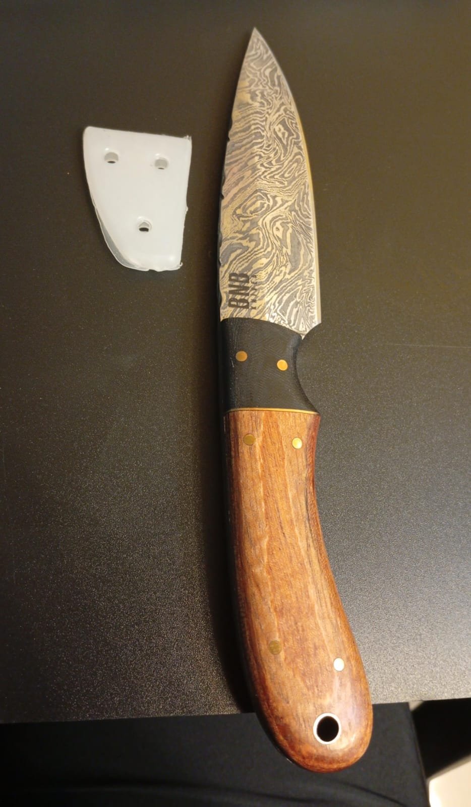 BucknBear Cuchillo de Cazador, Mango de Madera de Nogal.