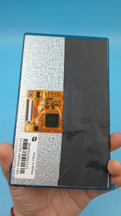 Pantalla integrada OLED Waveshare de 7", 1024 × 600 con función táctil.