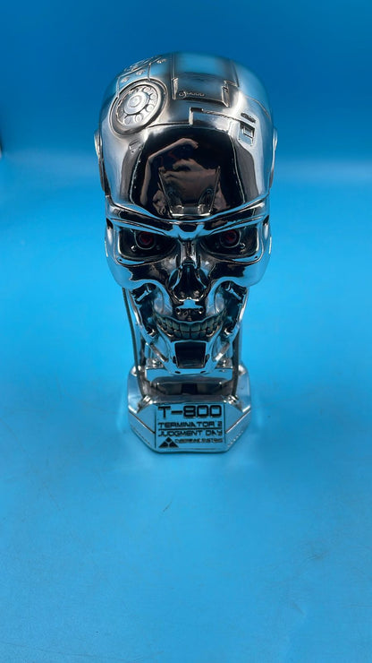 Nemesis Now Terminator - Estatua con  Compartimiento Secreto.