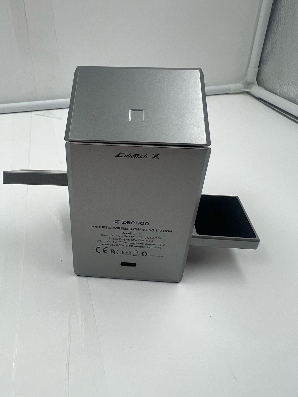 Zeehoo Estación Giratoria De Carga 3 En 1 (USADO)