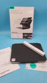 Funda Con Teclado ESR Para iPad Air 11 M3 Magnética Caja Abierta