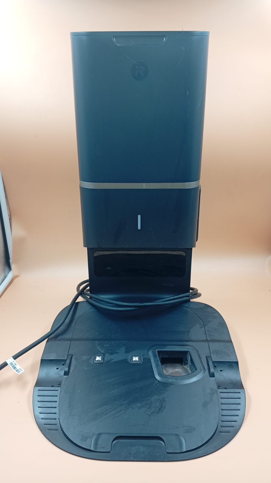 Robot Aspirador con eliminación automática de Suciedad.USADA