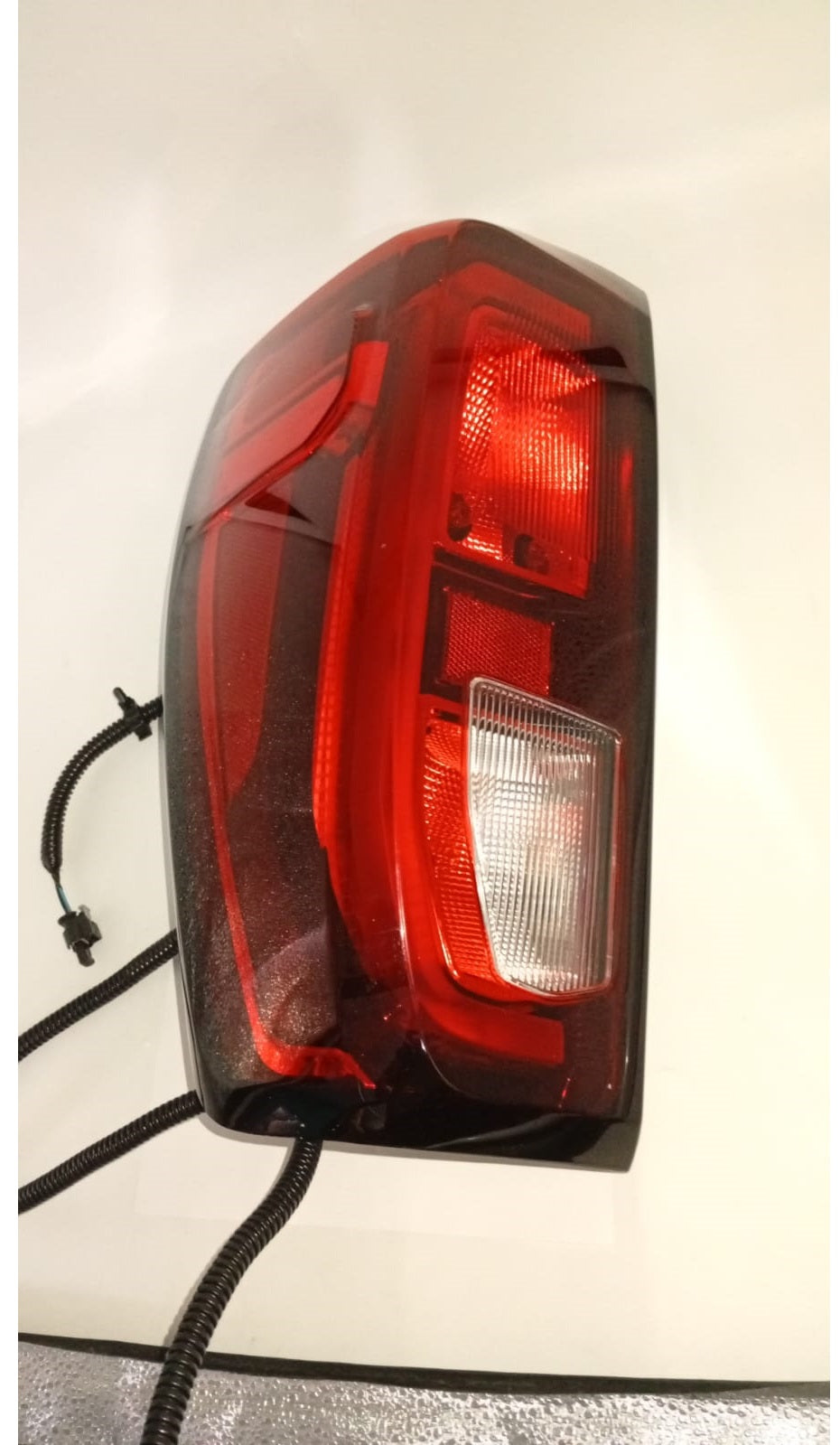 Faro Trasero Para Gmc Sierra, Lado Del Conductor, Con Focos.