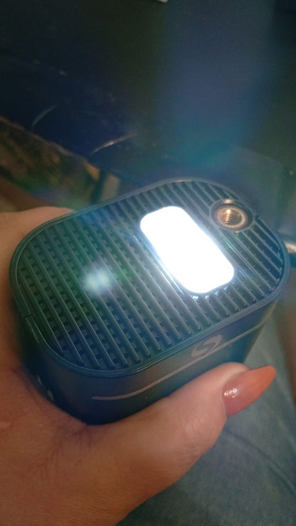 Mini-compresor portátil con manómetro Servomaster, Luz SOS.