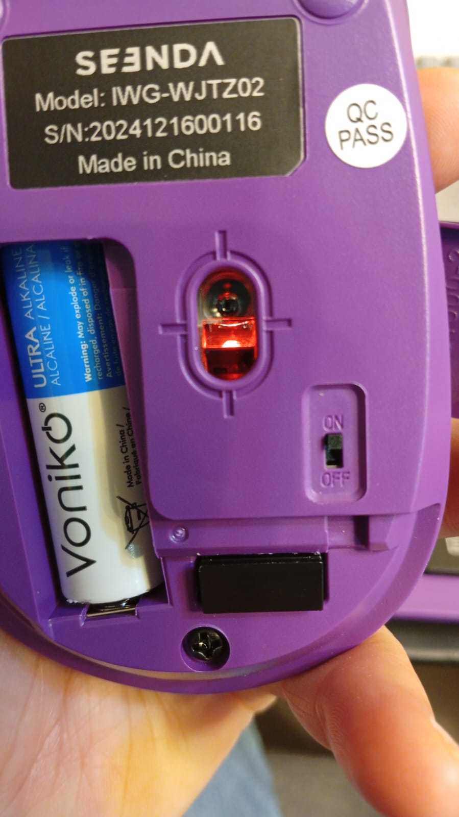 Combo de teclado y mouse inalámbricos, 2.4 GHz, con receptor USB.