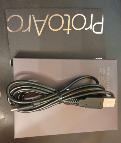 Mouse vertical ergonómico ProtoArc EM11 NL negro con cable de carga — vista 3