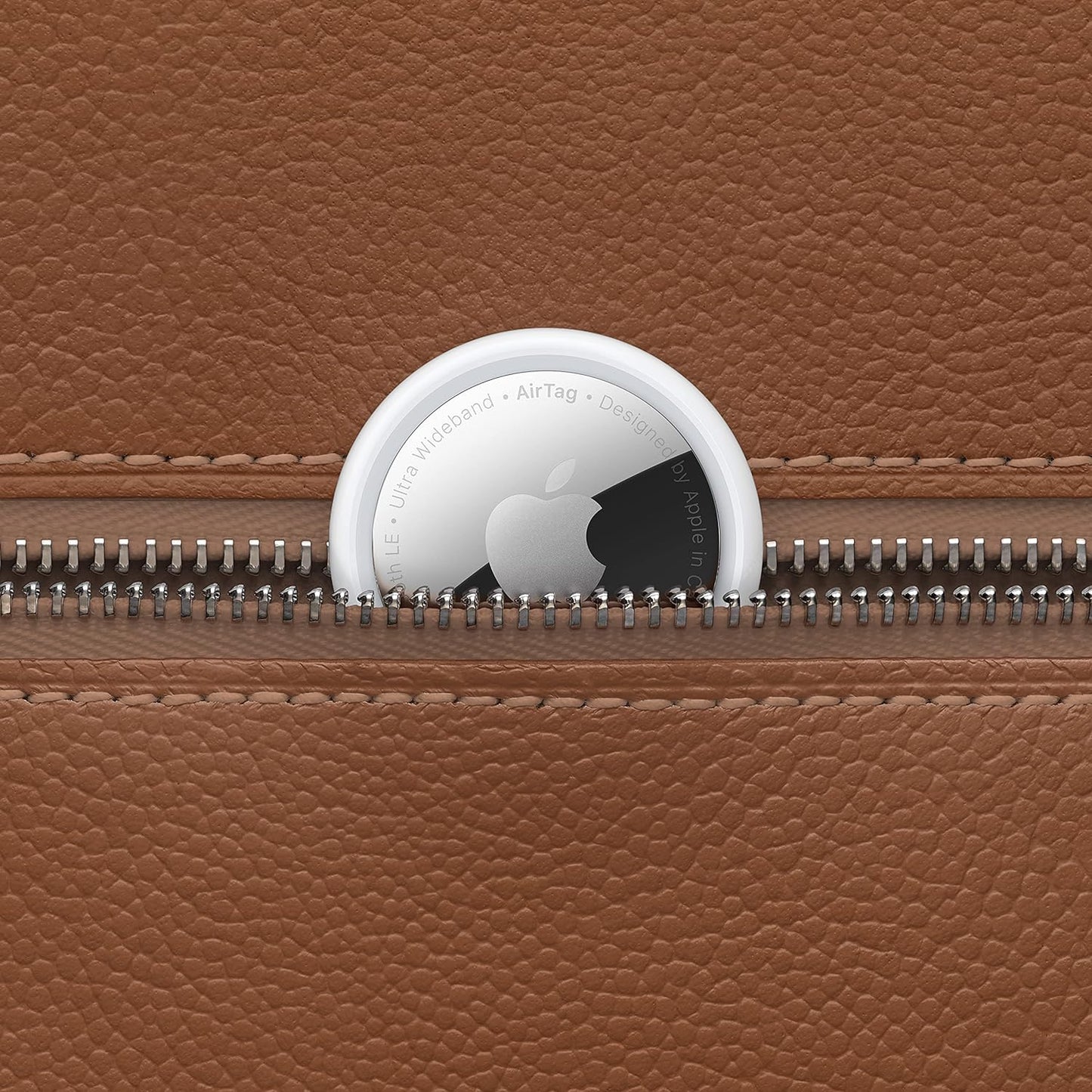 Apple AirTag, Original, resistente al agua y polvo, IP67.