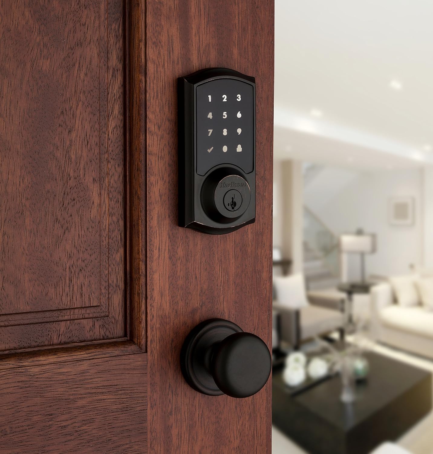 Cerradura con pantalla táctil y con seguridad electrónica Kwikset Smartcode 915