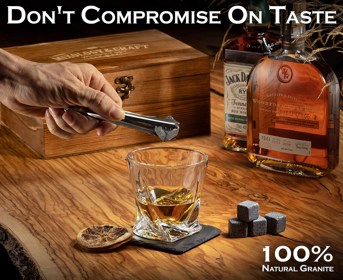 Juego de regalo de piedras y vasos de whisky y tarjetas de cóctel.