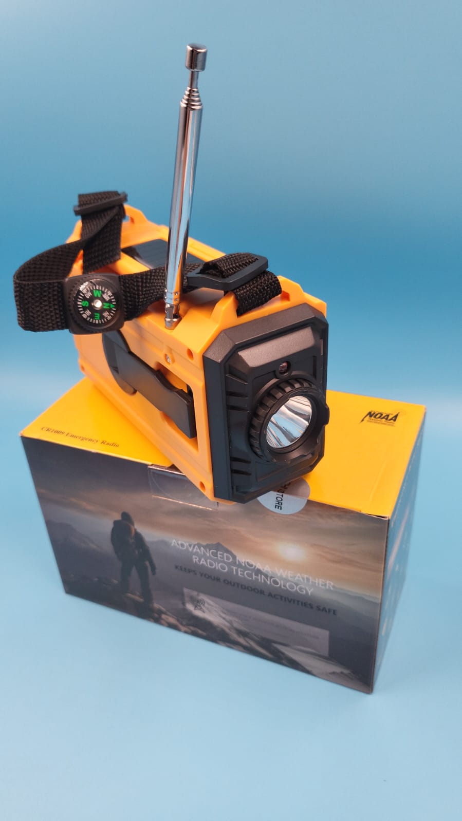 Radio portátil para Exteriores con luz de Flash y lámpara de Lectura.