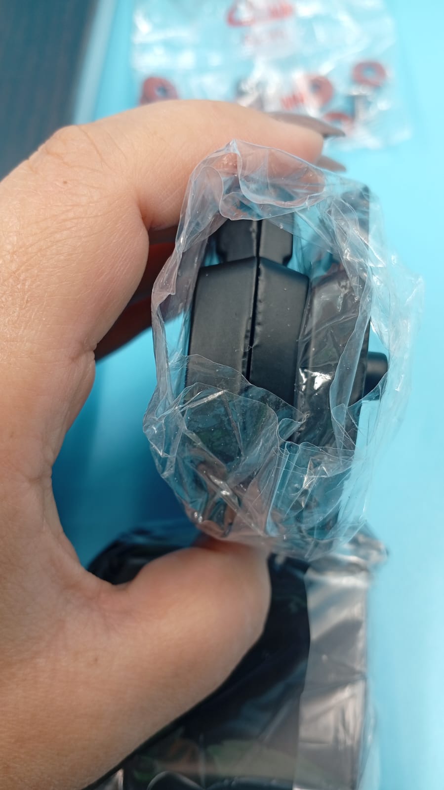 Ventilador de techo, empotrable, 42", control remoto, luz regulable.