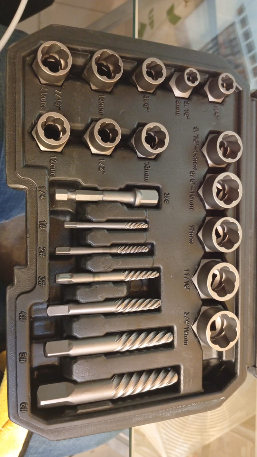 ACROTOL Juego de 26 extractores de pernos, (USADO).