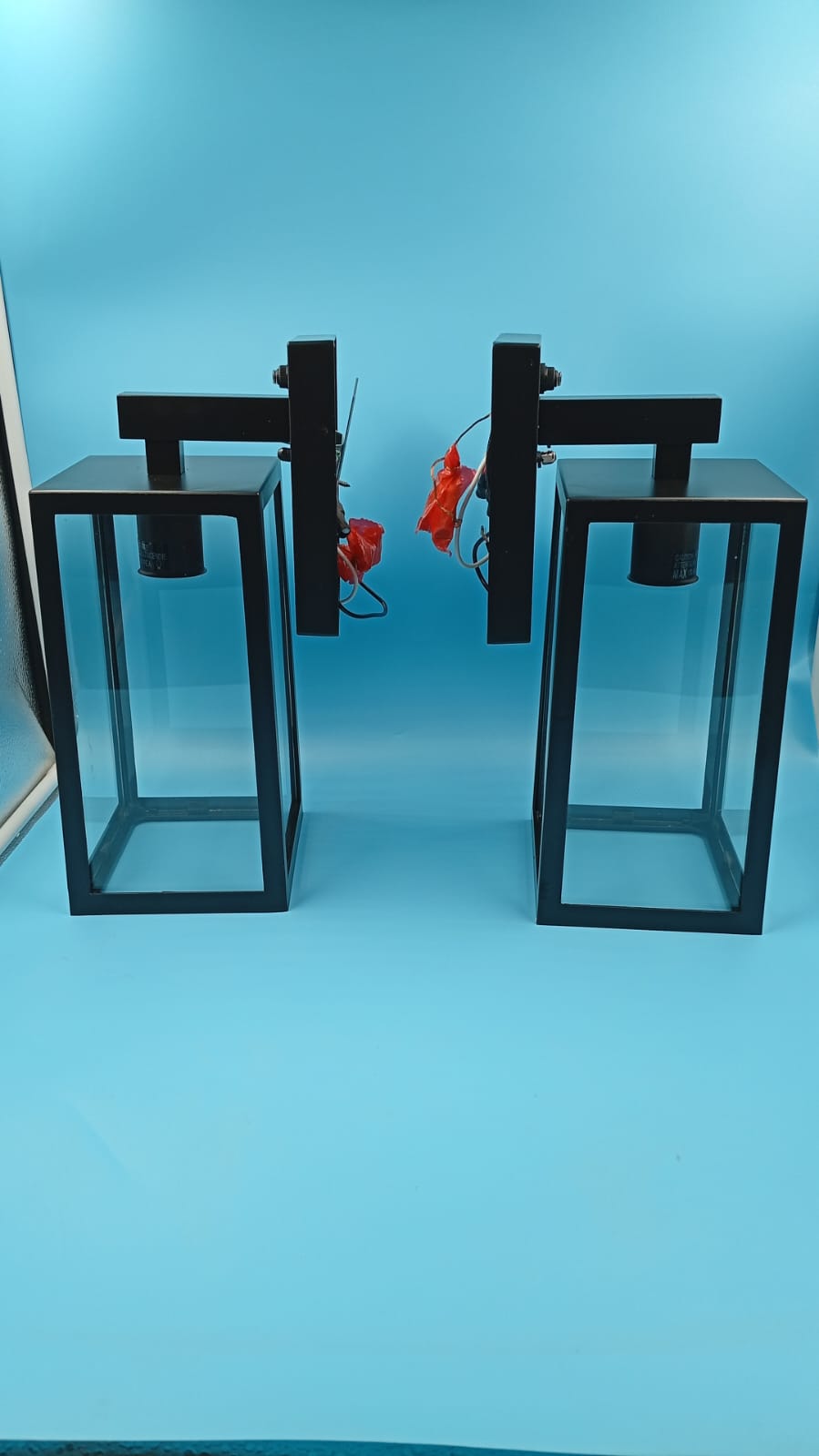 Lámparas de pared exterior, con sensor de atardecer a amanecer.