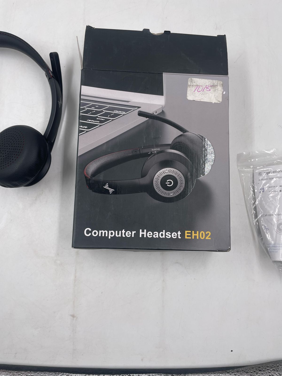 Auriculares inalámbricos con micrófono y cancelacion de ruido.