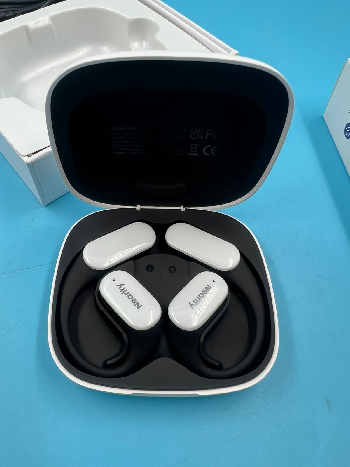 Auriculares Bluetooth de oreja abierta NEARITY conexión dual