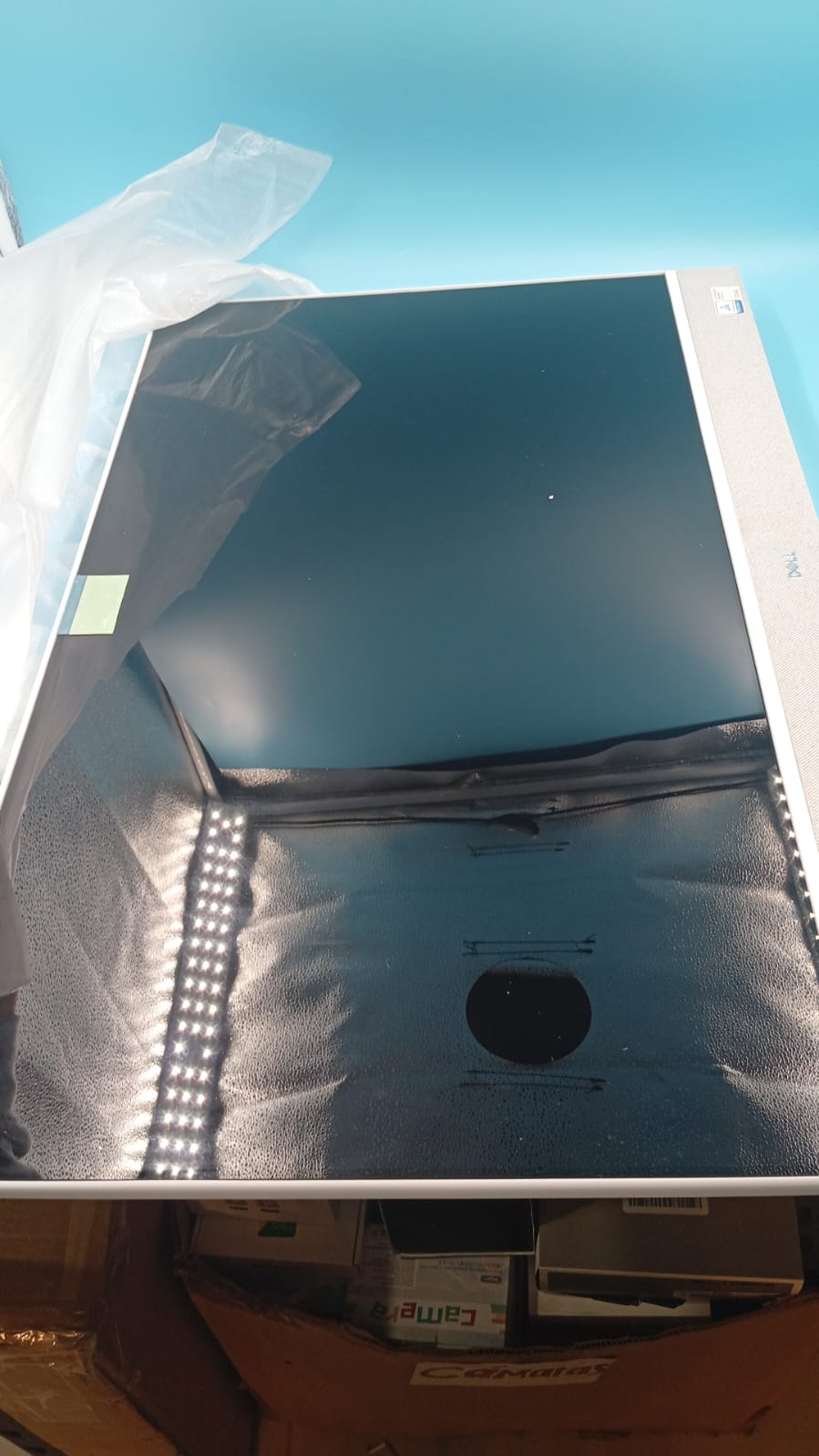 Dell Inspiron 7730, táctil, FHD de 27", Intel Core 7-150U, 32 GB DDR4.