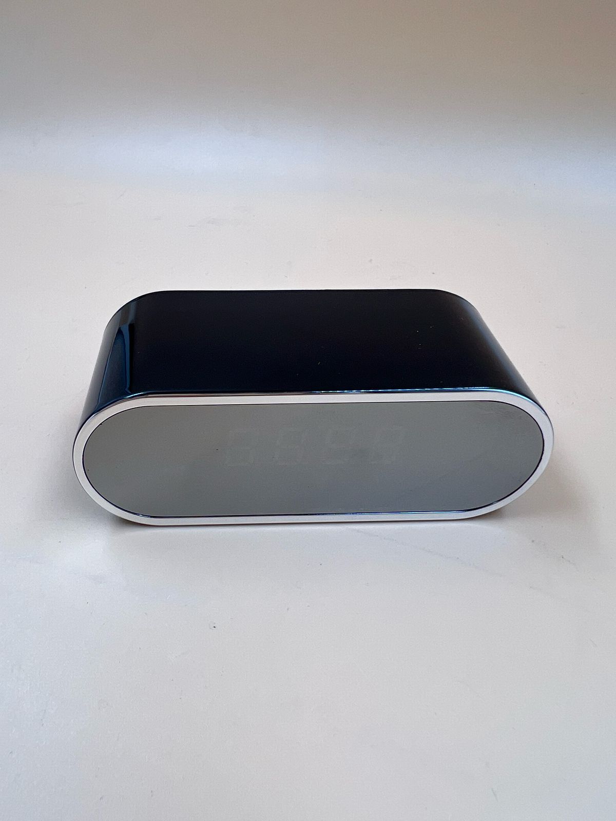 Reloj despertador WiFi HD con grabación (USADO)