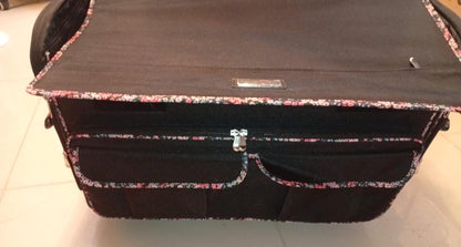 Estuche para máquina de coser con ruedas Everything Mary.(USADO)