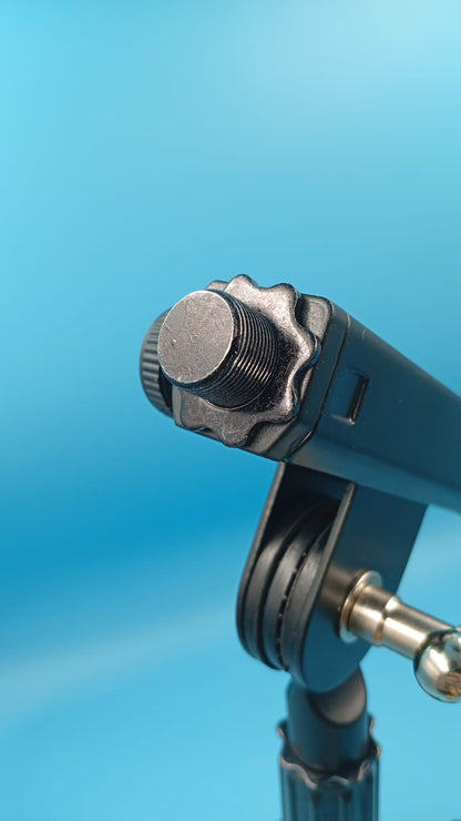 Trípode plegable de bajo perfil para micrófono, Stage Rocker. (DETALLE)