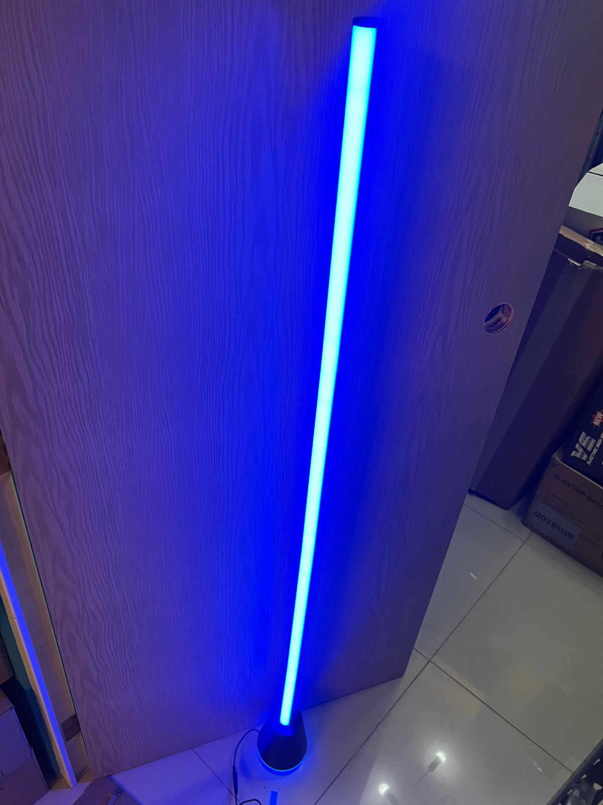 Lámpara de pie inteligente RGB de esquina control remoto