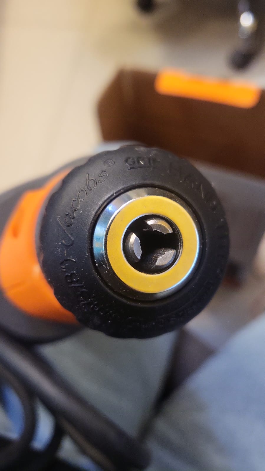 Taladro VSR de servicio pesado de 3/8" Ridgid R70011 USADO