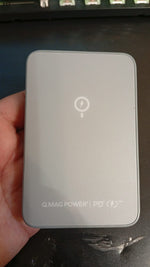 Batería inalámbrica magsafe, Q.Mag Power 9, con soporte. (GRIS)