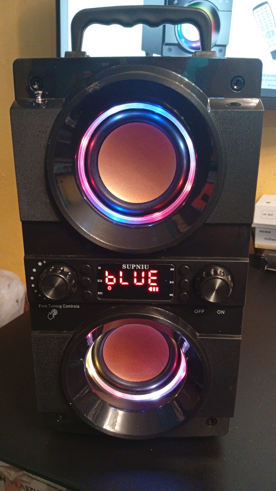 Altavoz Bluetooth portátil, doble subwoofer, Bluetooth (USADO).