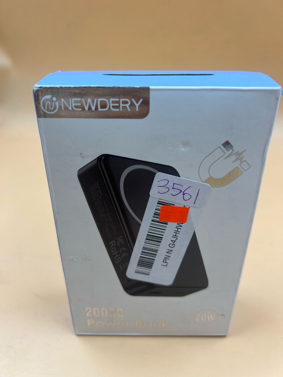 Batería externa magnética NEWDERY (USADO)