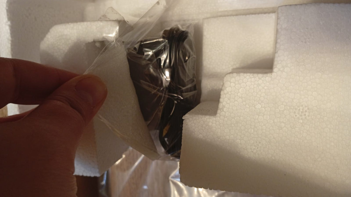 Reproductor de discos, transmisión por correa, 33-45 rpm.