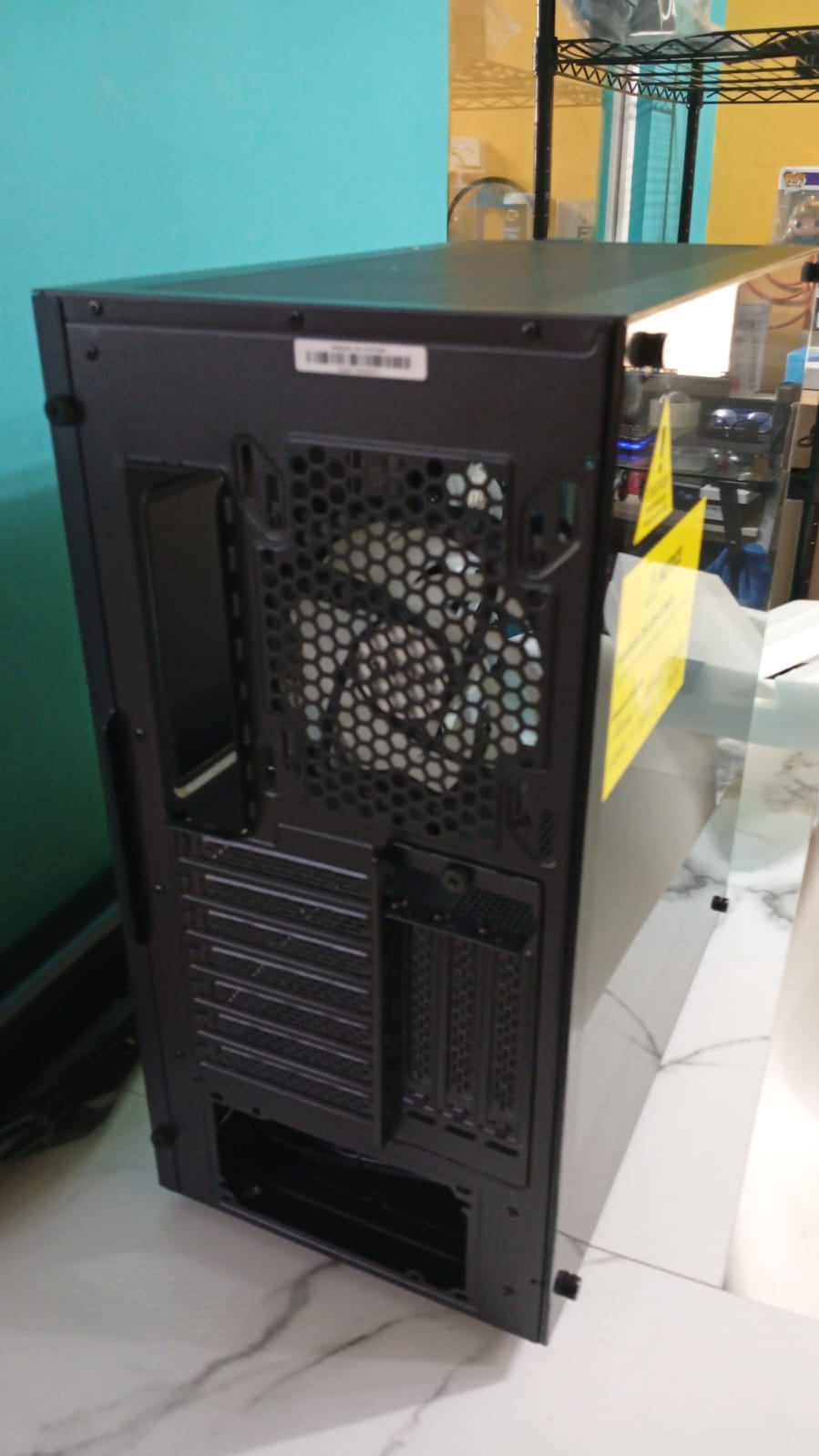 Carcasa p/PC, ventiladores preinstalados, tipo C, torre media, vidrio templado.