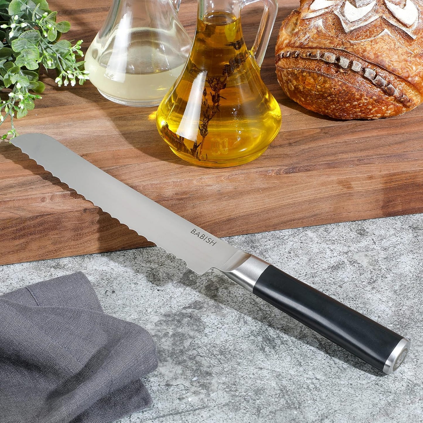 Cuchillo de cocina para pan, de 8", BABISH.(NO CAJA ORIGINAL)