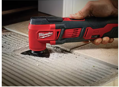 Herramienta Multiusos Milwaukee M18 (2626-21), con batería de 1.5V