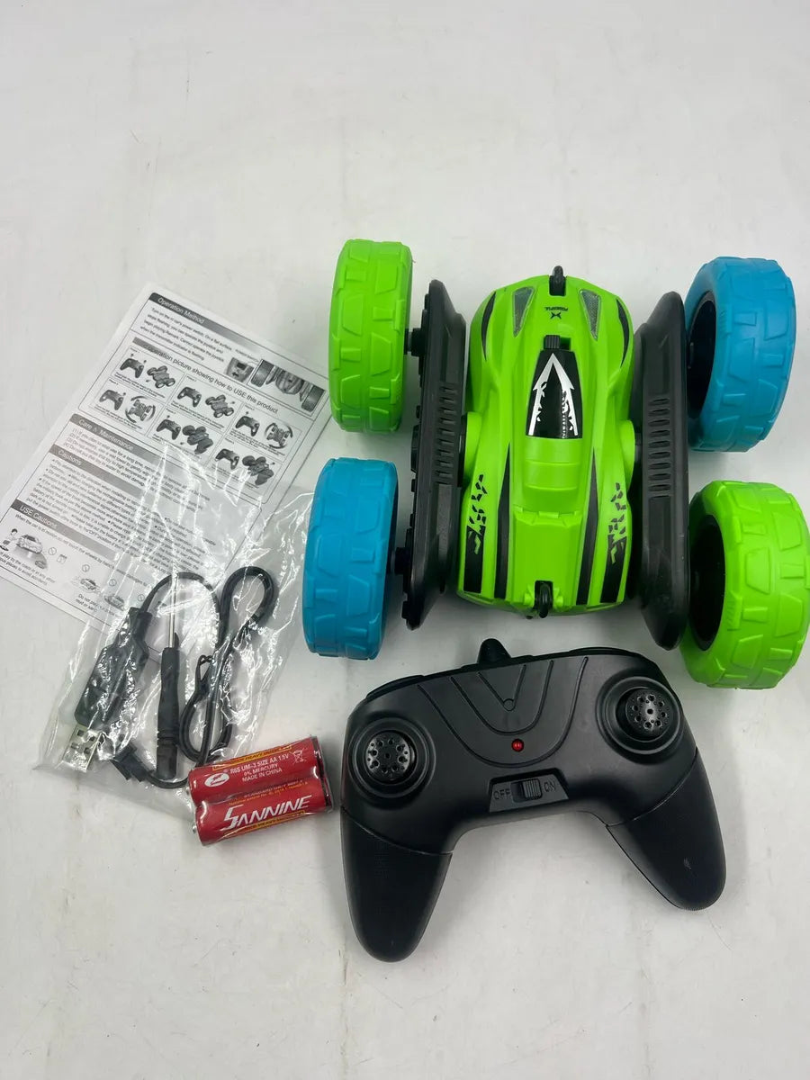 Auto a control remoto, de doble cara giratoria de 360°.