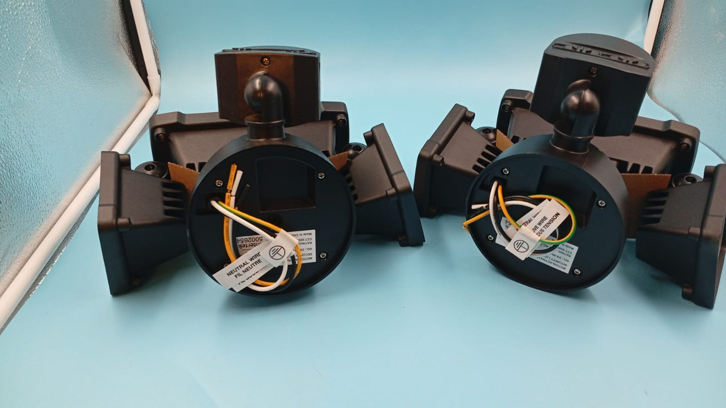 Paquete de 2 luces LED con sensor de movimiento para exteriores.