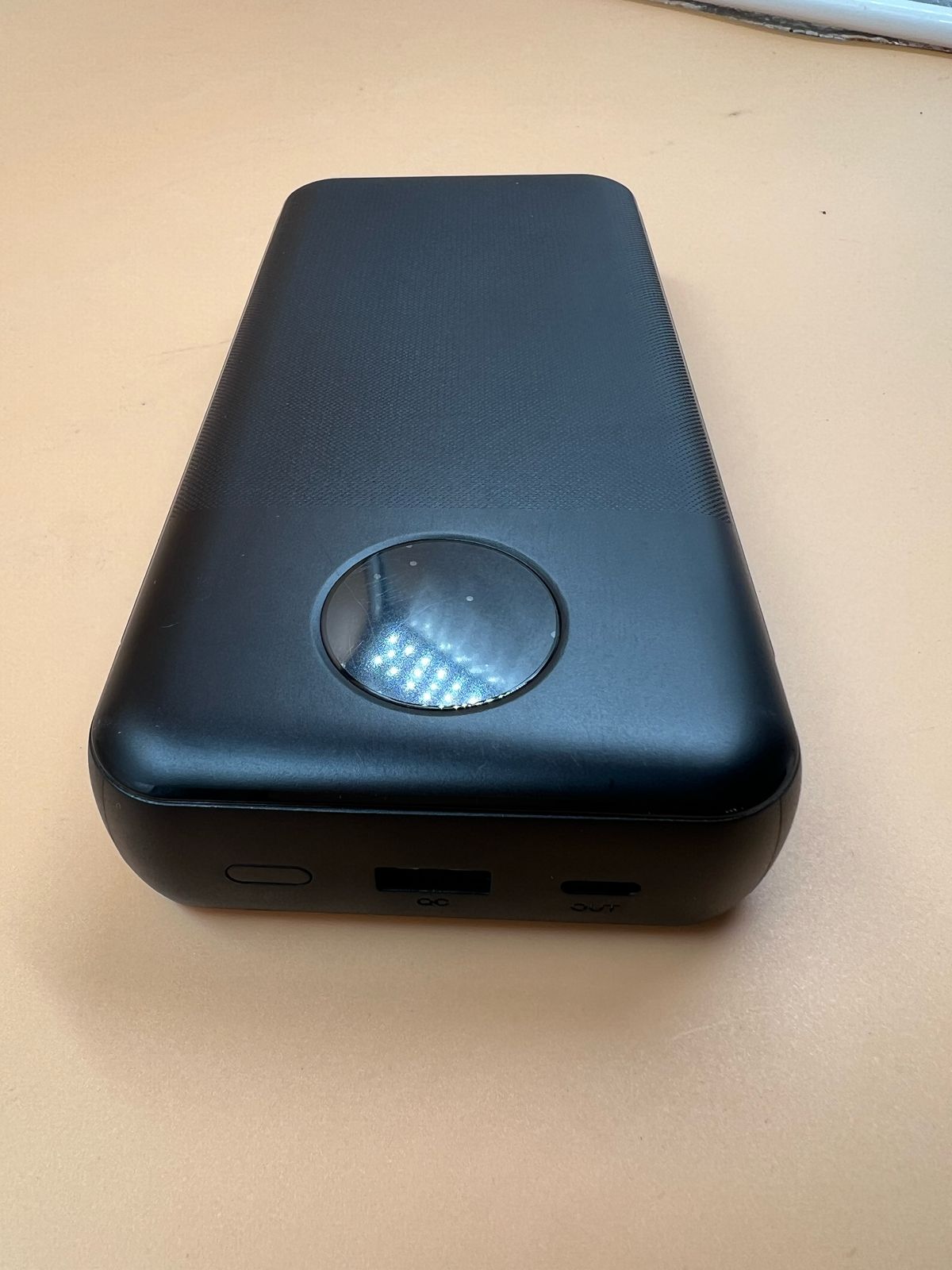 Cargador portátil de 33800 mAh HX200J6 (USADO)