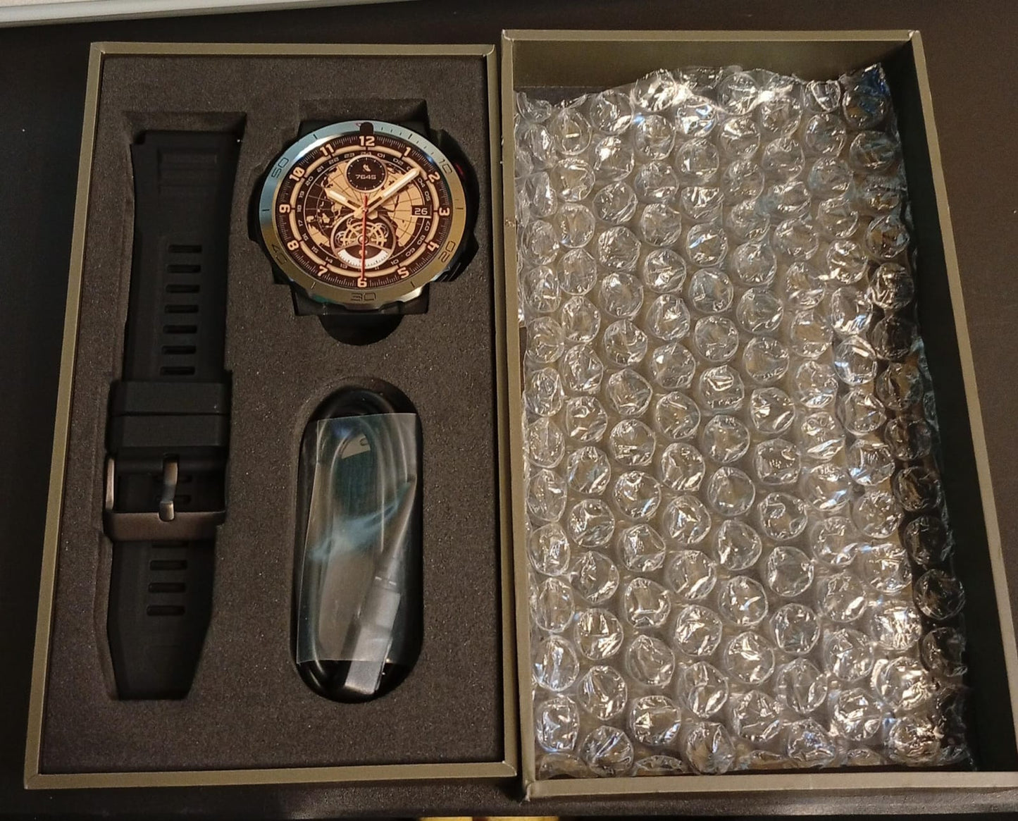 Reloj inteligente AMOLED de 1.4", multideportivo, IP68, bluetooth.