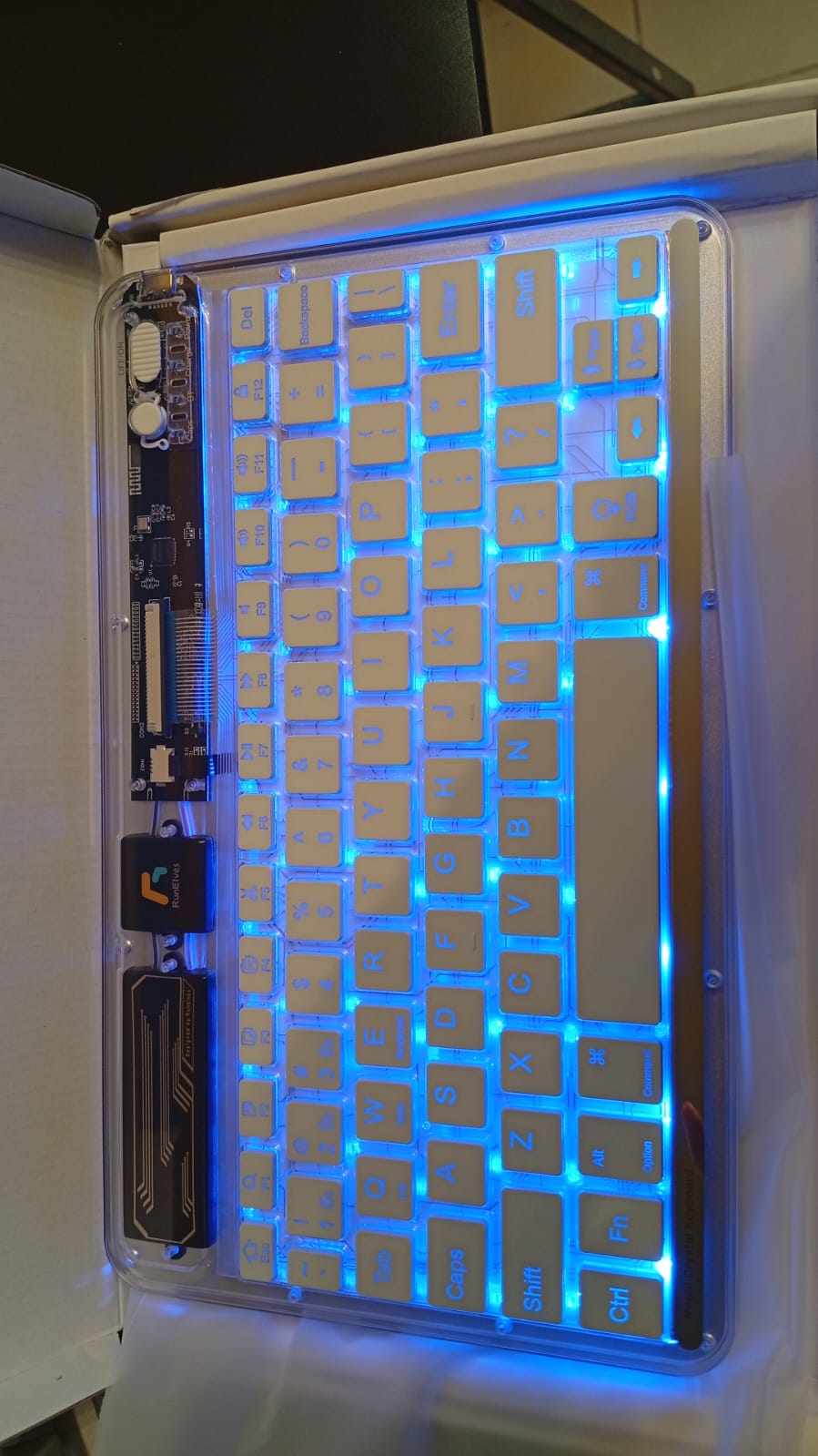 Mini teclado Bluetooth inalámbrico, 7 colores RGB,  iOS, Android.