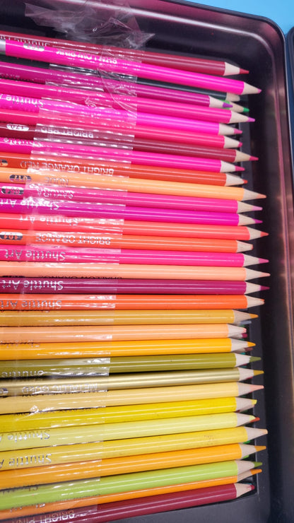 Lápices de colores profesionales para dibujar. caja abierta
