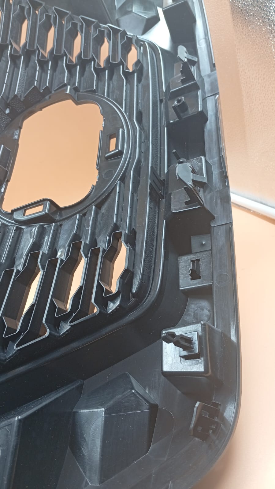 Rejilla para Nissan Rogue 2018-2019, Color negro, (DETALLE).