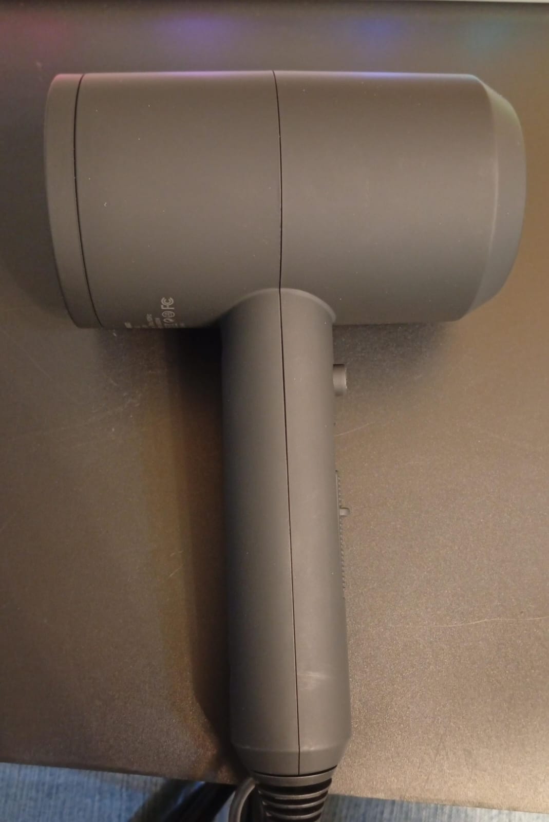 Secador de pelo iónico, con difusores, 1800W, secado rápido.