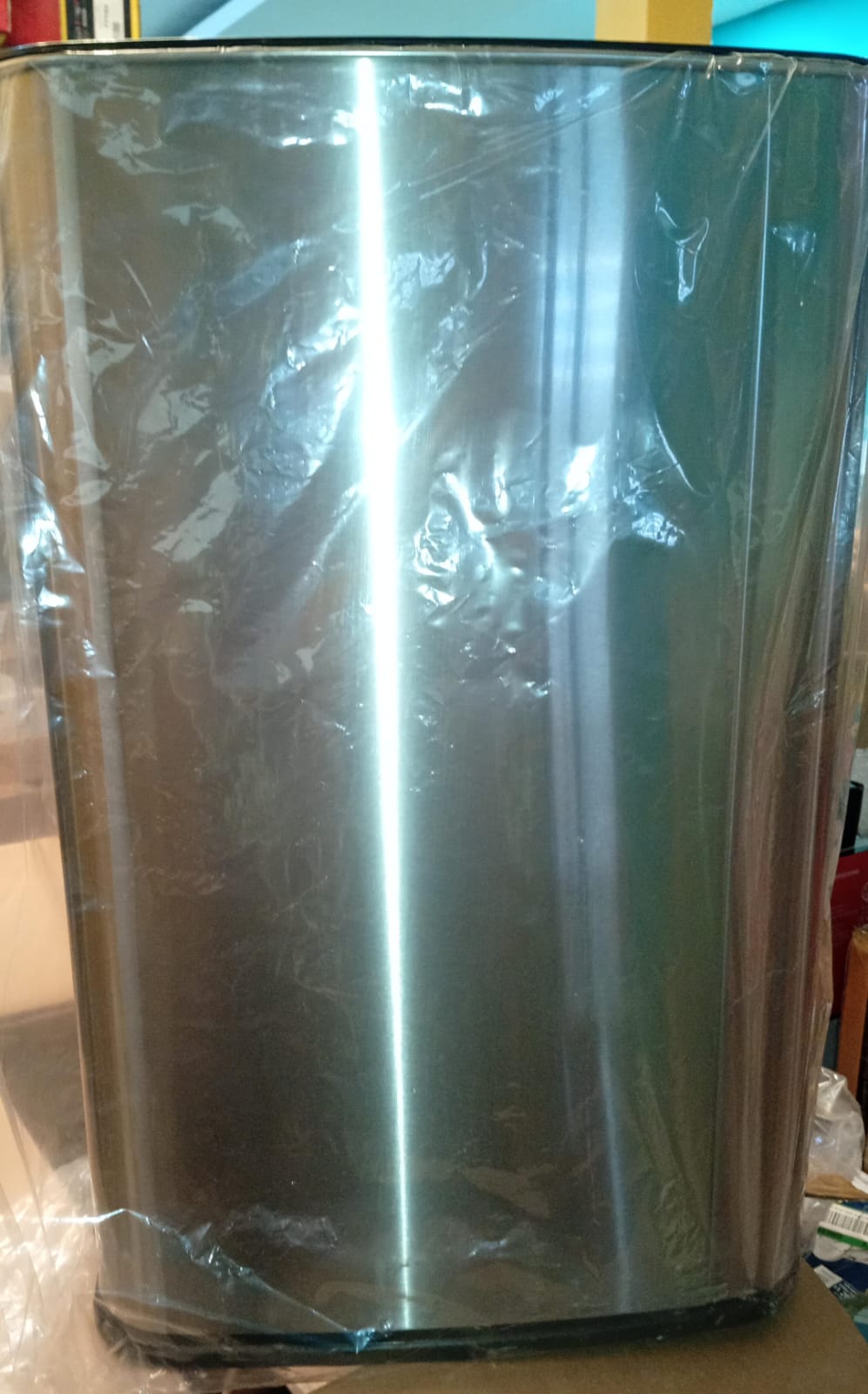 Basurero automático de 13 galones, Acero inoxidable, Insignia.(USADO).