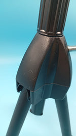 Trípode plegable de bajo perfil para micrófono, Stage Rocker. (DETALLE)