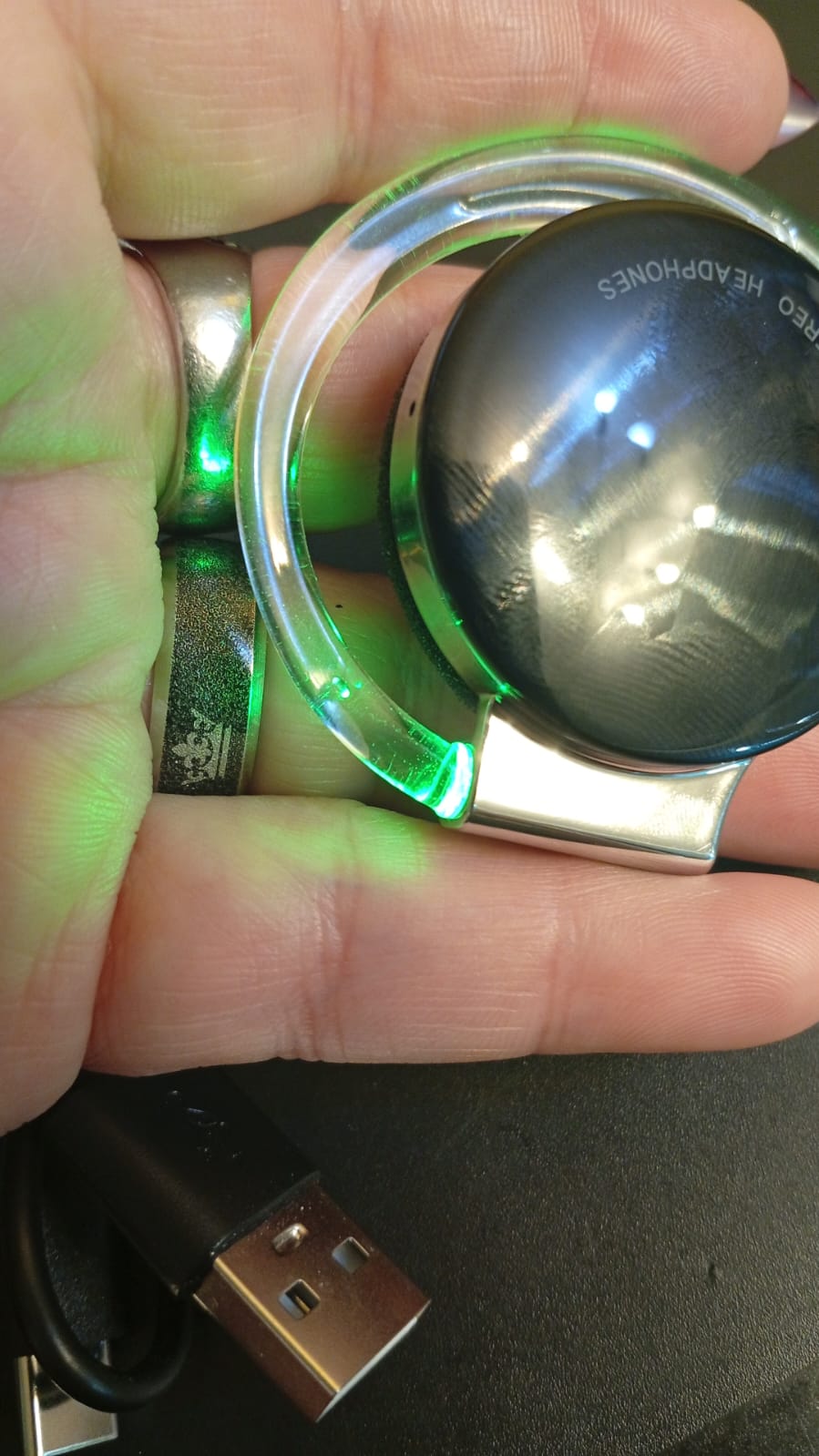 F2 Auriculares inalámbricos, Gancho para la Oreja, (USADOS).