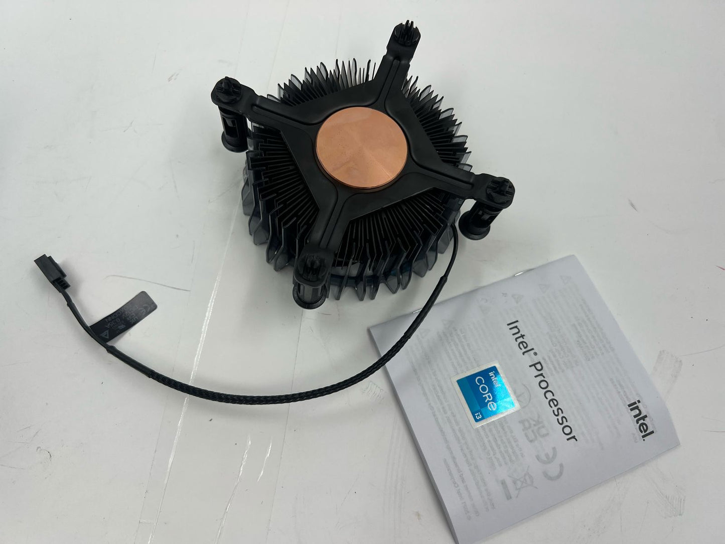 Procesador de escritorio Intel Core i3-12100F (USADO)