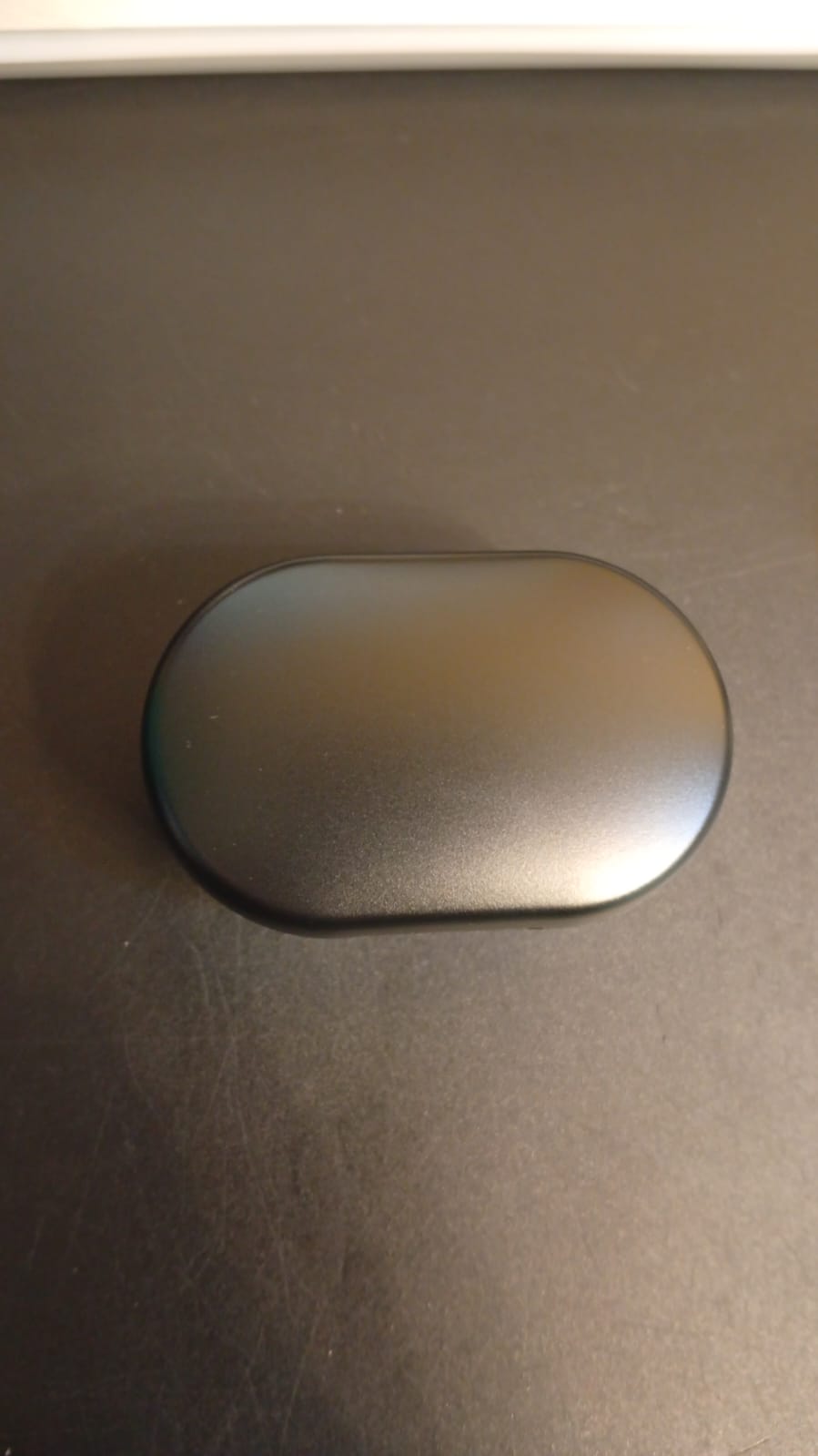 Auriculares Bluetooth inalámbricos, intraurales, pantalla tactil.