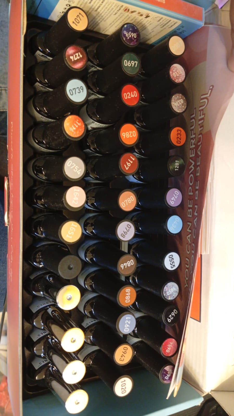 Modelones, Kit de 38 esmaltes de uñas en gel, Colores B-Glamorous.