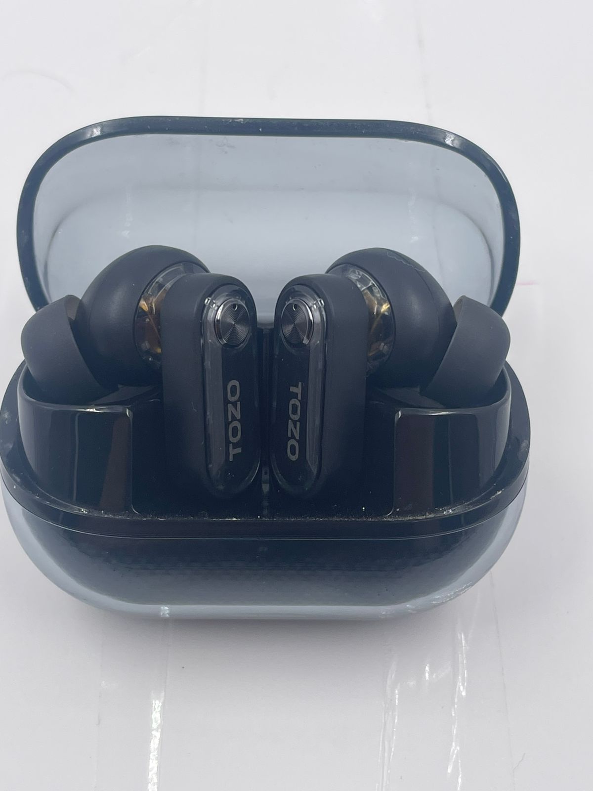 TOZO Auriculares inalámbricos híbridos con cancelación Activa de Ruido.(USADOS)