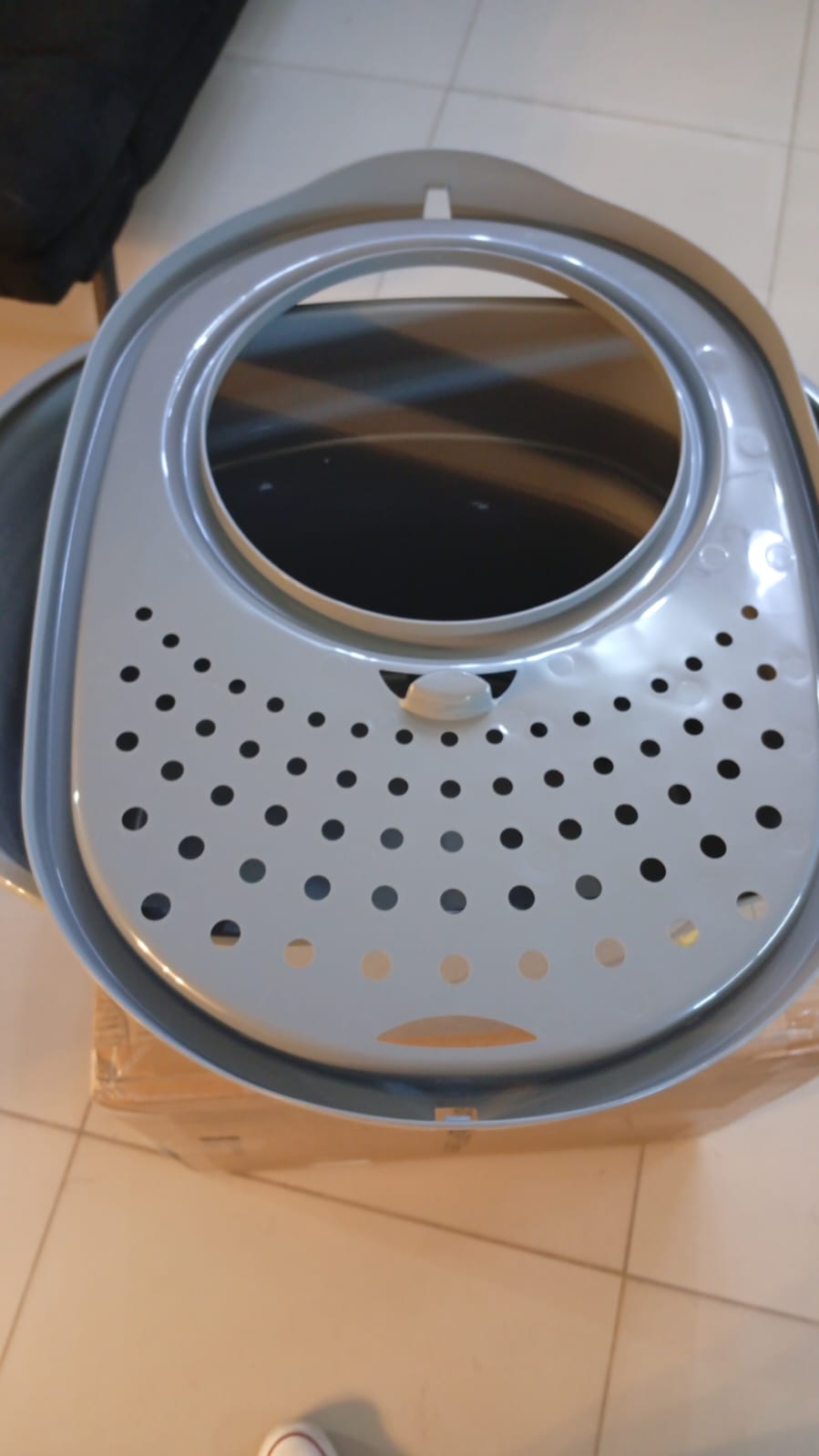 Amazon Basics, Caja de arena alta, para gatos, incluye cuchara.