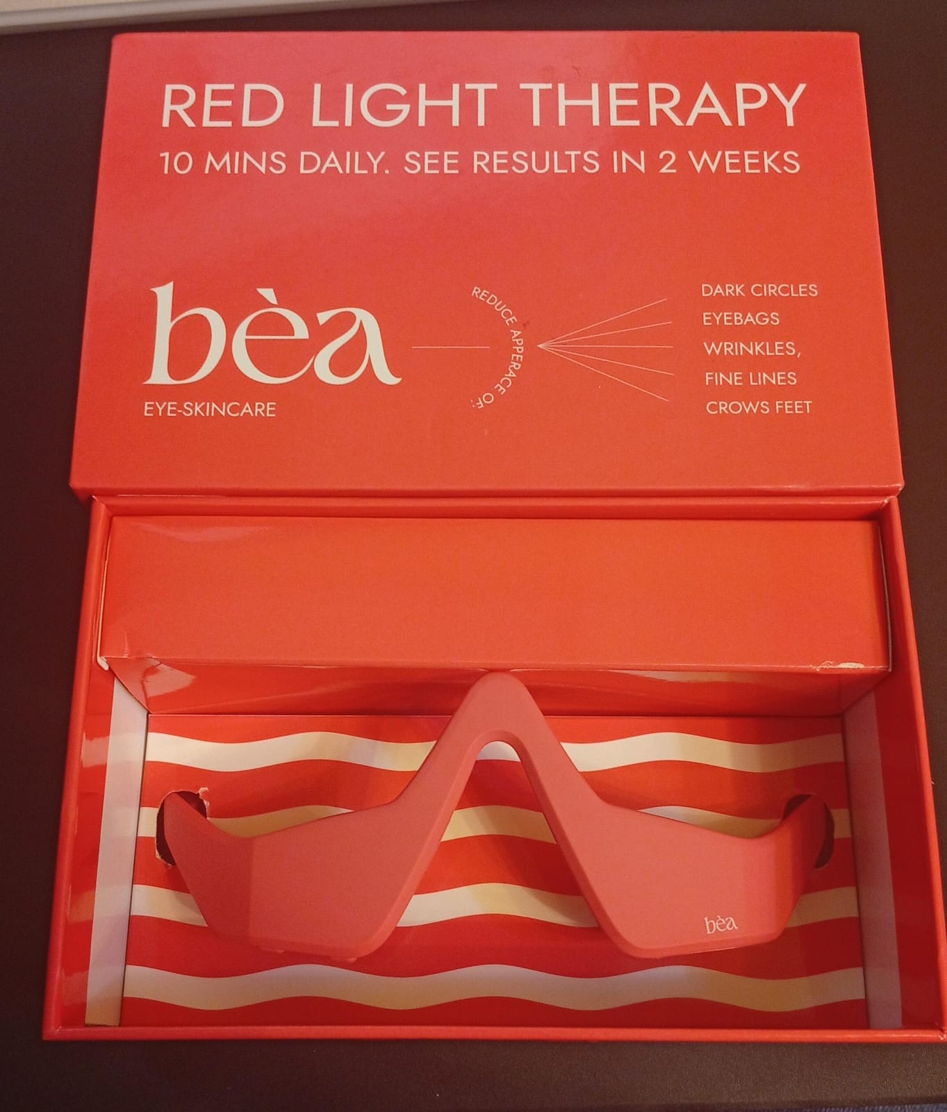 Terapia de luz roja para ojeras y bolsas para los ojos, Bea.