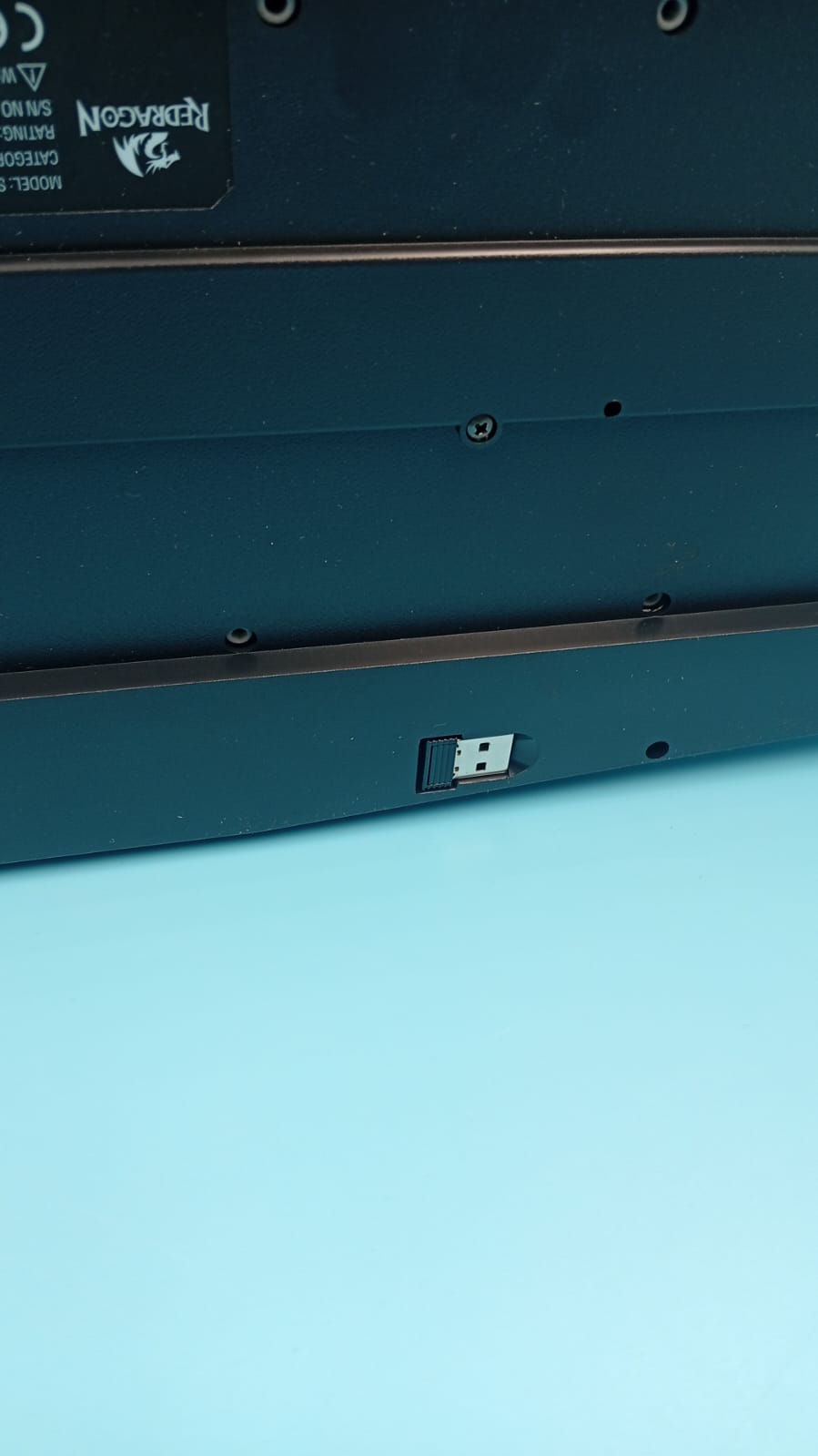 Teclado y mouse inalámbrico para juegos , RGB, Redragon (USADO).